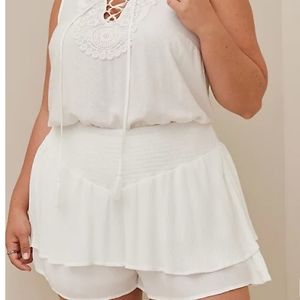 Torrid  3.5 INCH SHORT GAUZE HIGH-RISE RUFFLE HEM SHORT